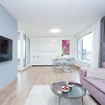 Danubius One - Spacious W Free Parking ברטיסלאבה