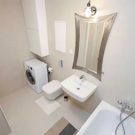 Danubius One - Spacious W Free Parking *