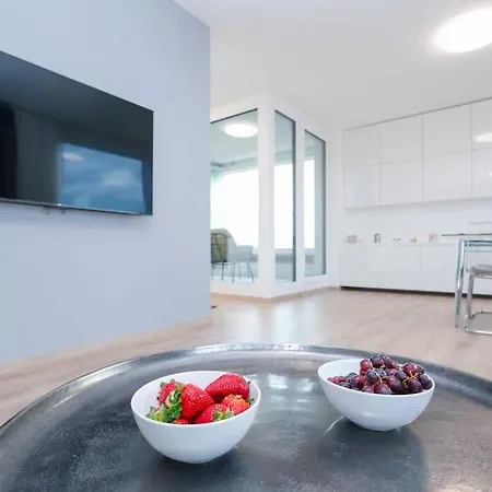 Apartman Danubius One - Spacious W Free Parking Pozsony