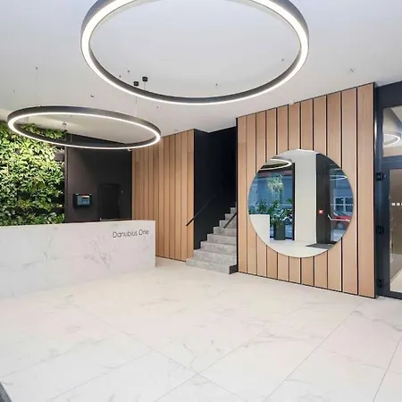 Danubius One - Spacious W Free Parking * Pozsony