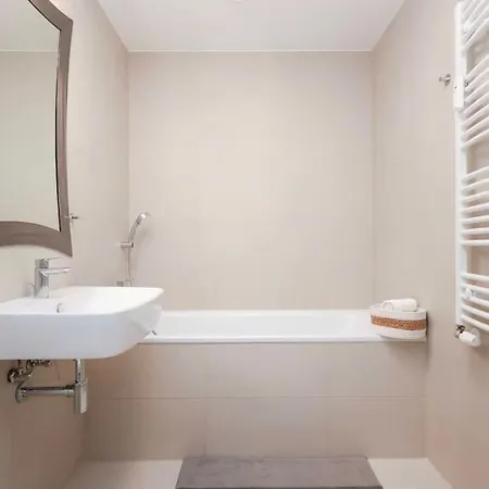 Danubius One - Spacious W Free Parking براتسيلافا