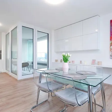 Danubius One - Spacious W Free Parking